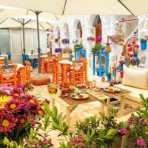 Sade Otel